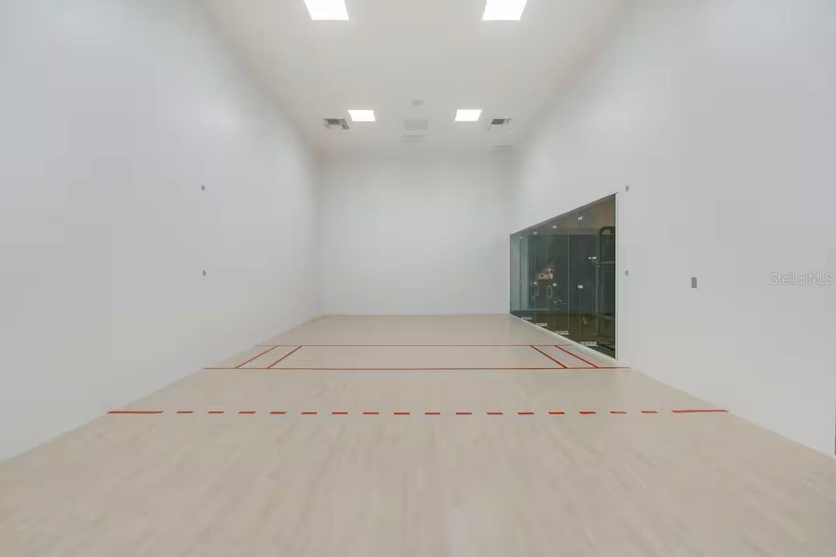 225 MIAMI AVENUE — photo 17 of 32