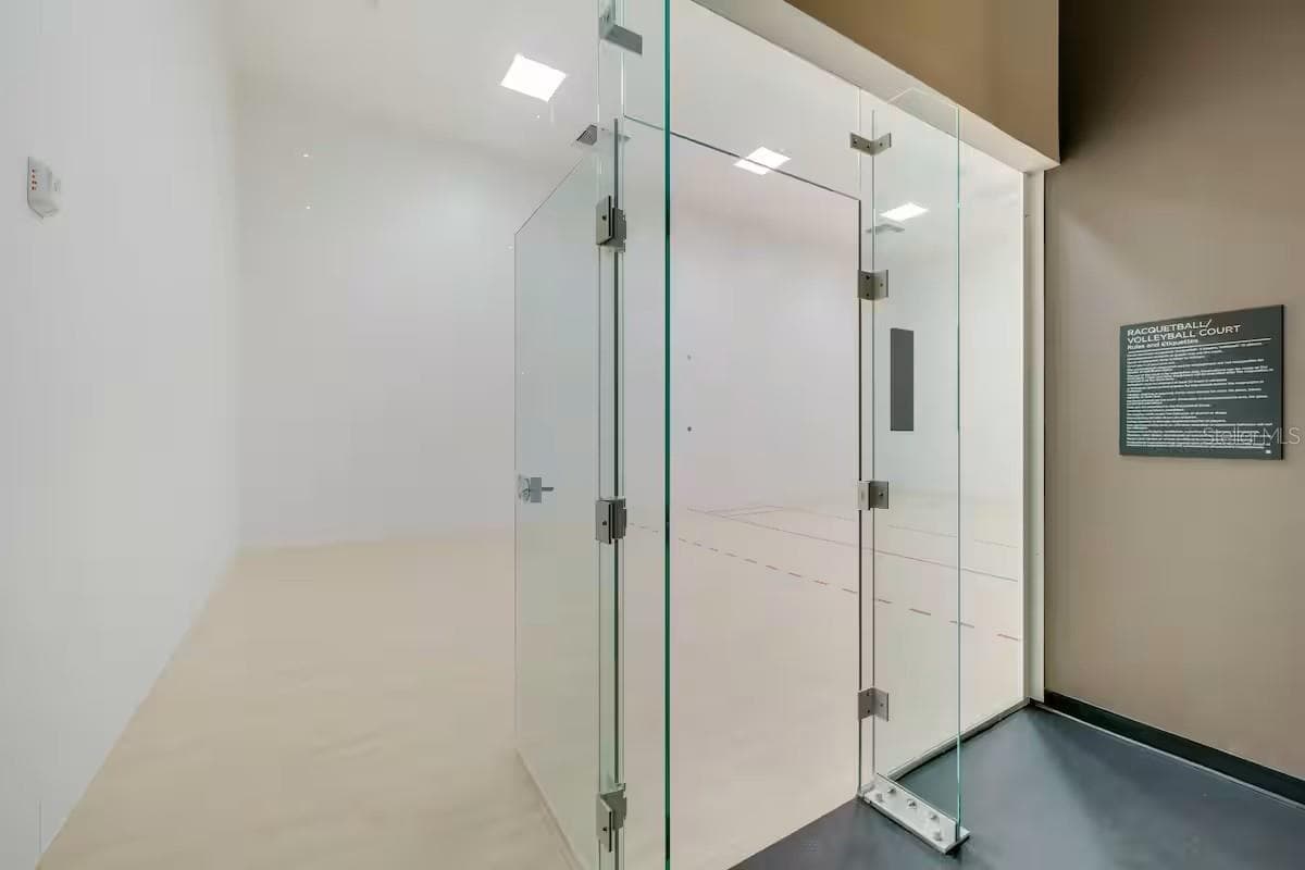 225 MIAMI AVENUE — photo 16 of 32