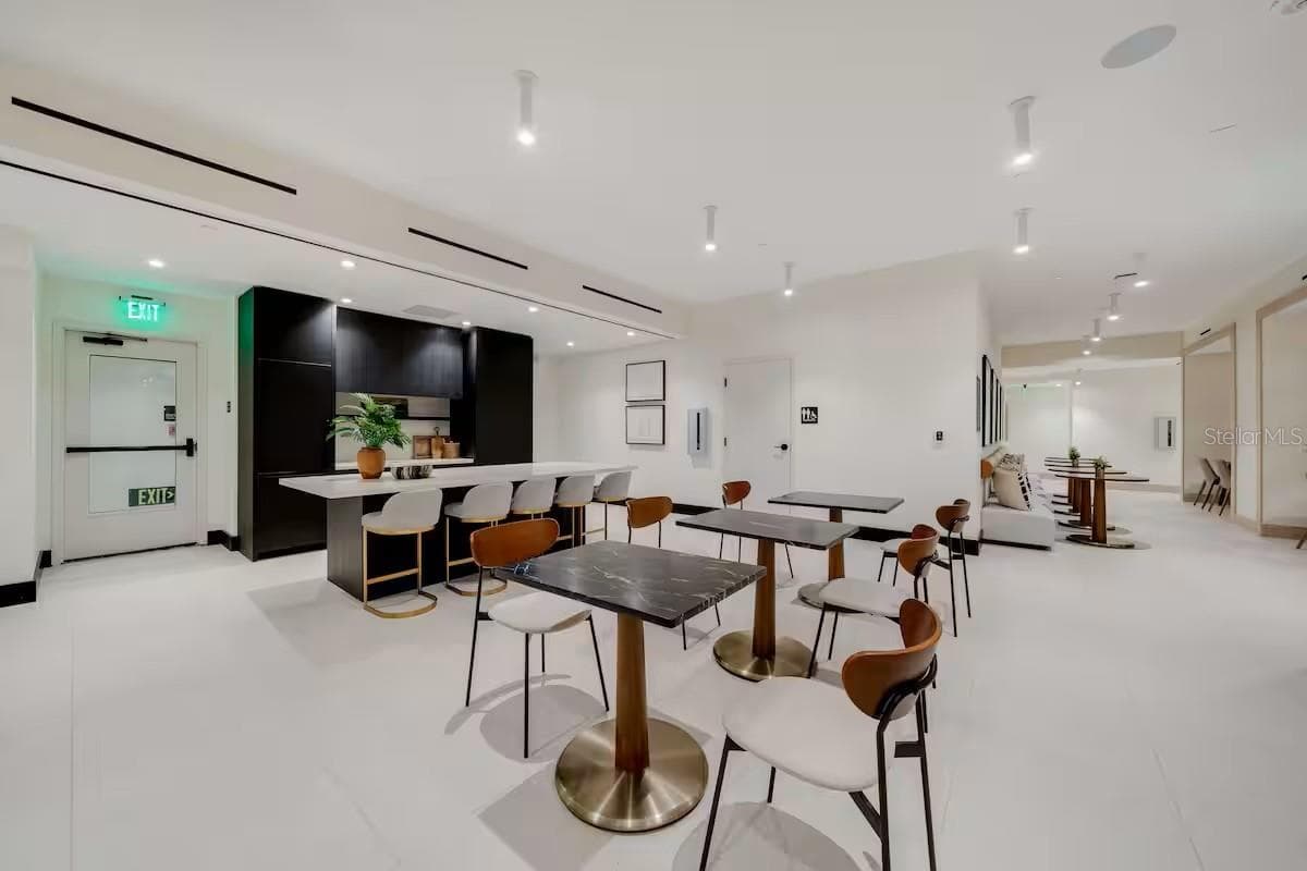 225 MIAMI AVENUE — photo 23 of 32
