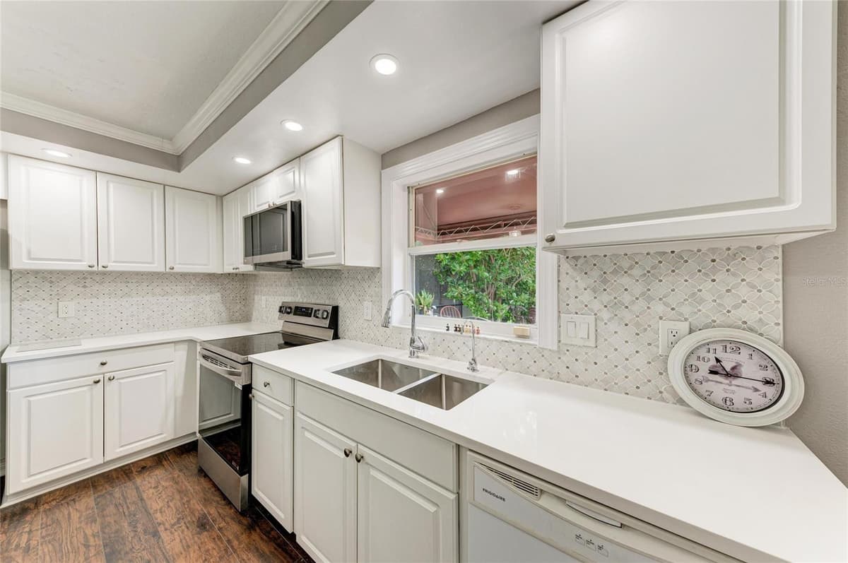 4907 KILTY COURT — photo 13 of 67