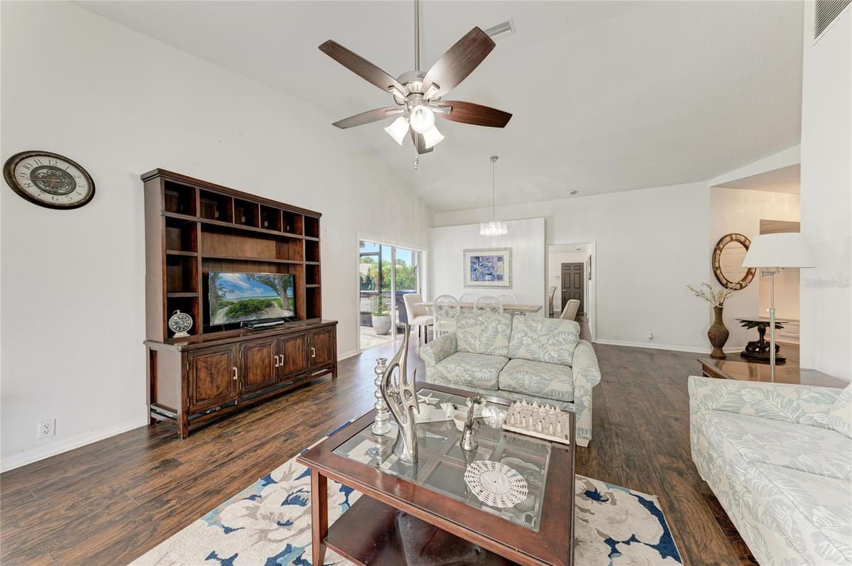 4907 KILTY COURT — photo 10 of 67