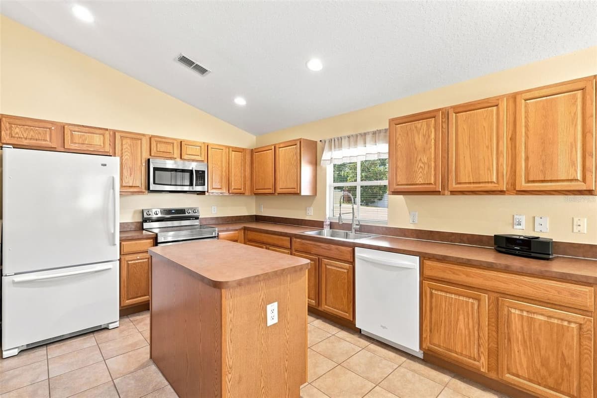 730 SPRING CAVERN AVENUE — photo 13 of 38