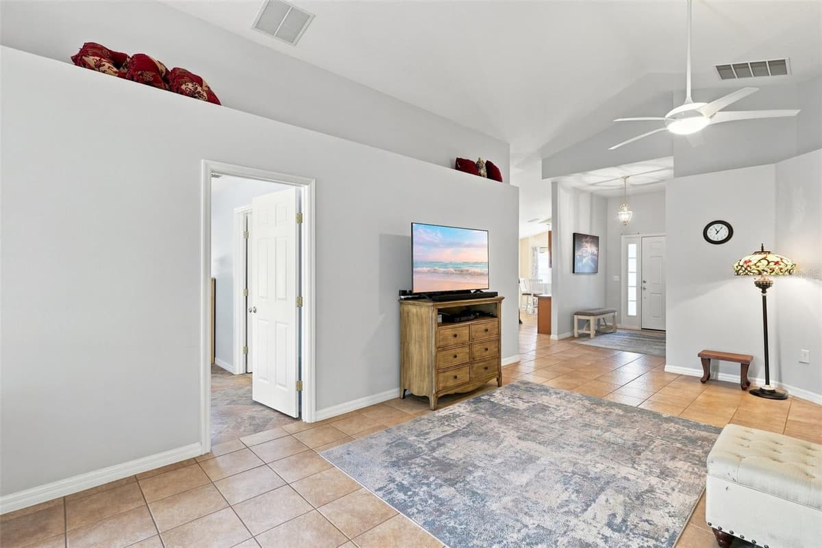 730 SPRING CAVERN AVENUE — photo 8 of 38