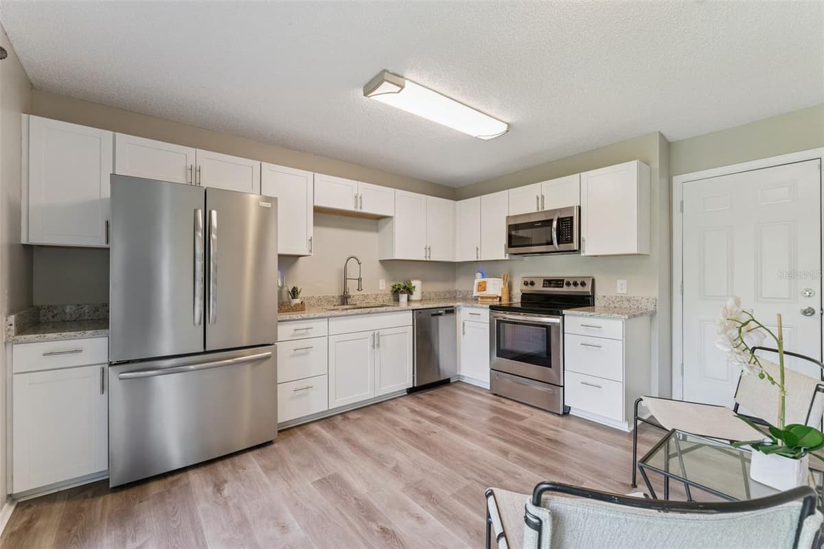 533 MADRIGAL COURT — photo 12 of 43