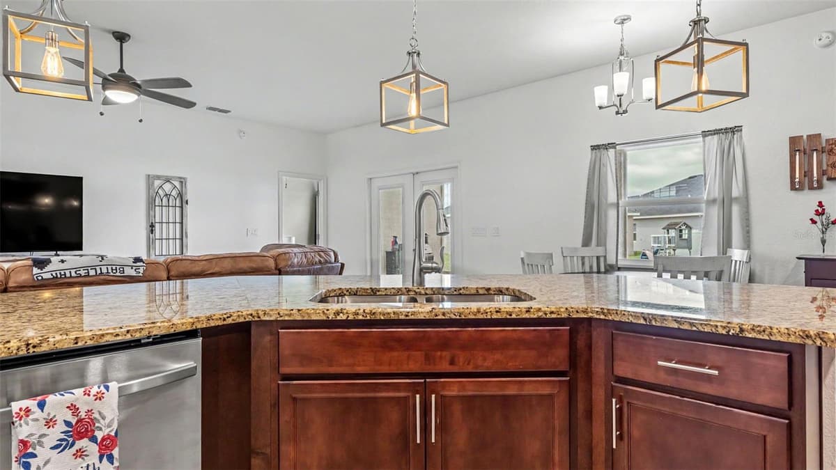4129 TIMBER VALLEY WAY — photo 13 of 37