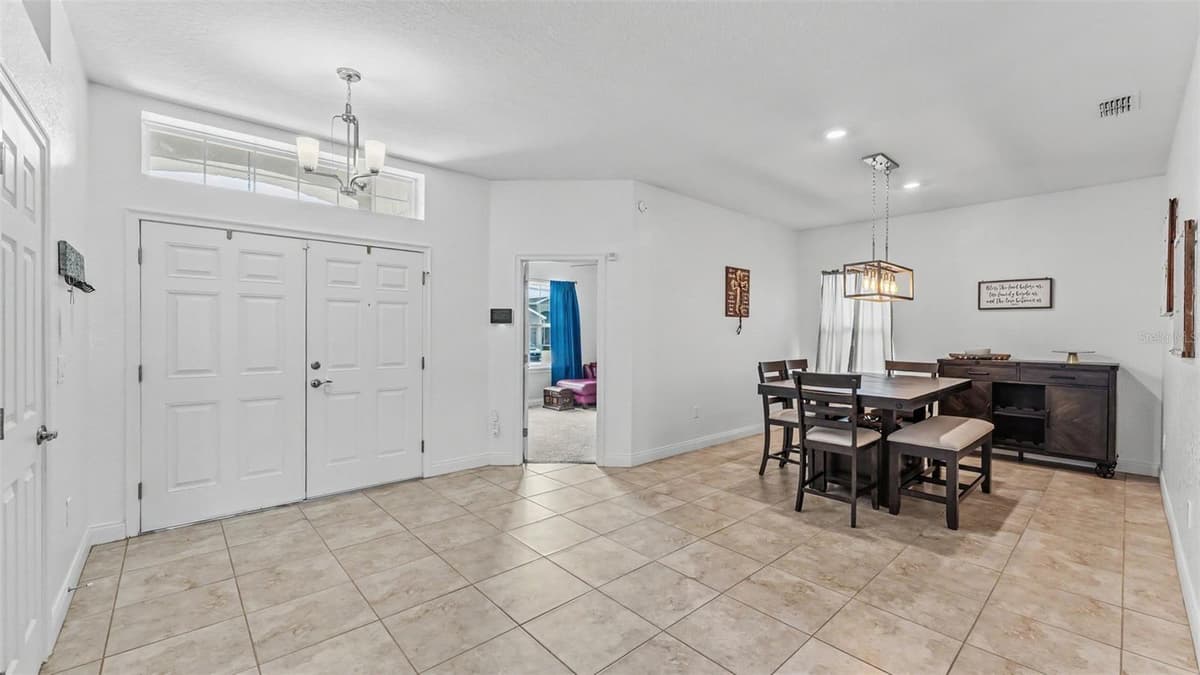 4129 TIMBER VALLEY WAY — photo 4 of 37
