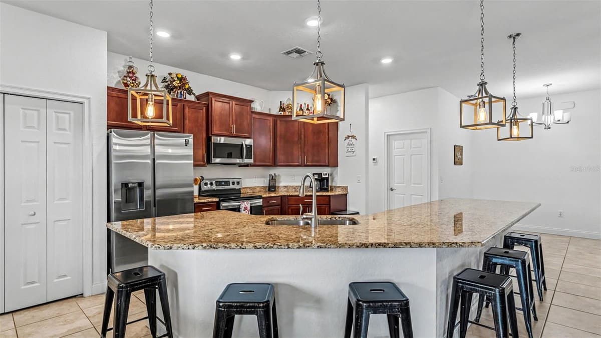 4129 TIMBER VALLEY WAY — photo 11 of 37