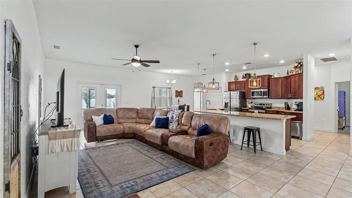 4129 TIMBER VALLEY WAY — photo 9 of 37