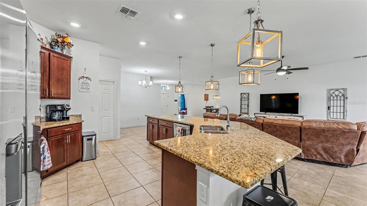4129 TIMBER VALLEY WAY — photo 14 of 37