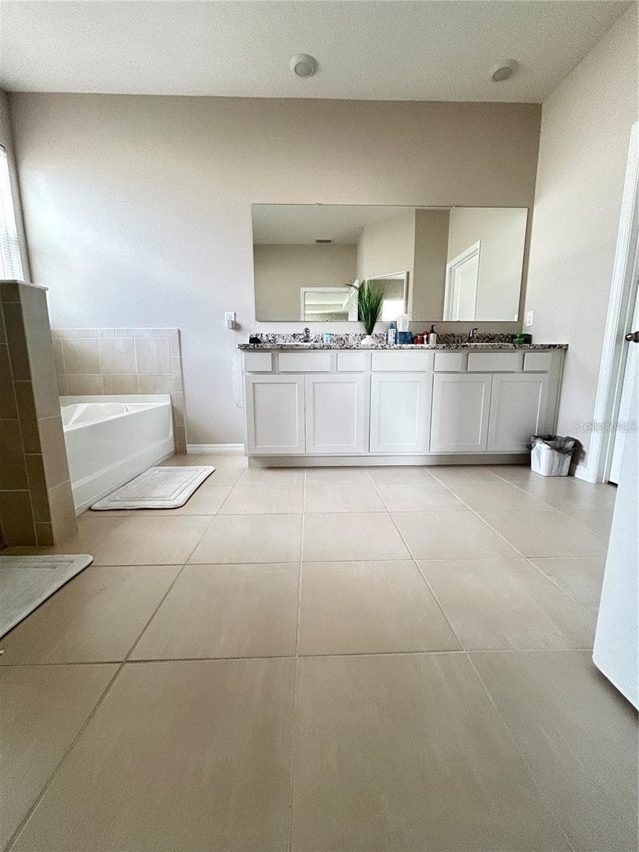 6853 3RD LOOP — photo 12 of 25