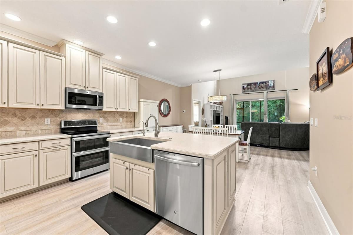 8738 TERRACINA LAKE DRIVE — photo 5 of 26