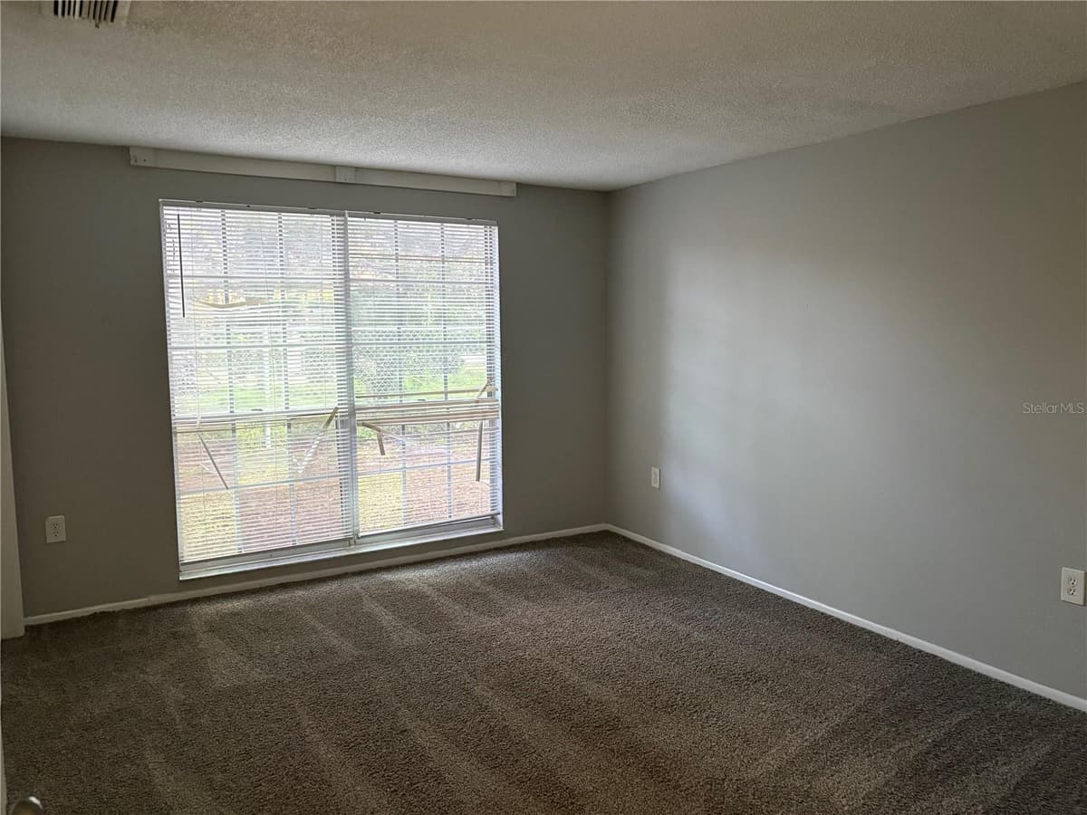 8701 LINCOLNSHIRE DRIVE — photo 16 of 29