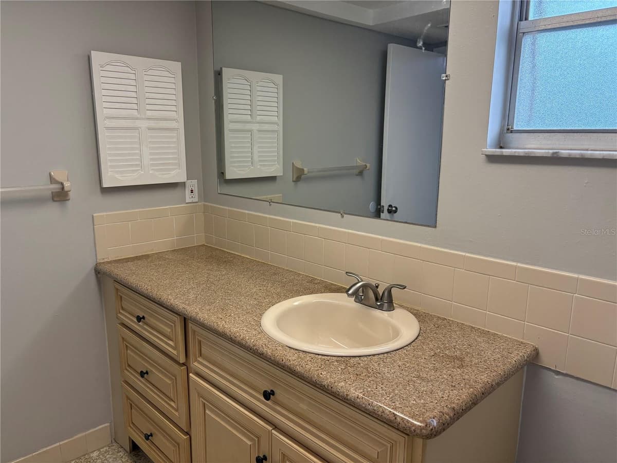 8701 LINCOLNSHIRE DRIVE — photo 19 of 29