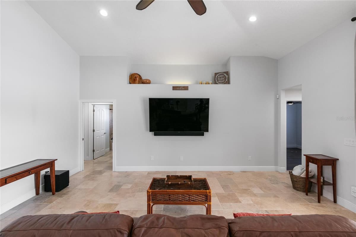 655 CALEDONIA PLACE — photo 21 of 42