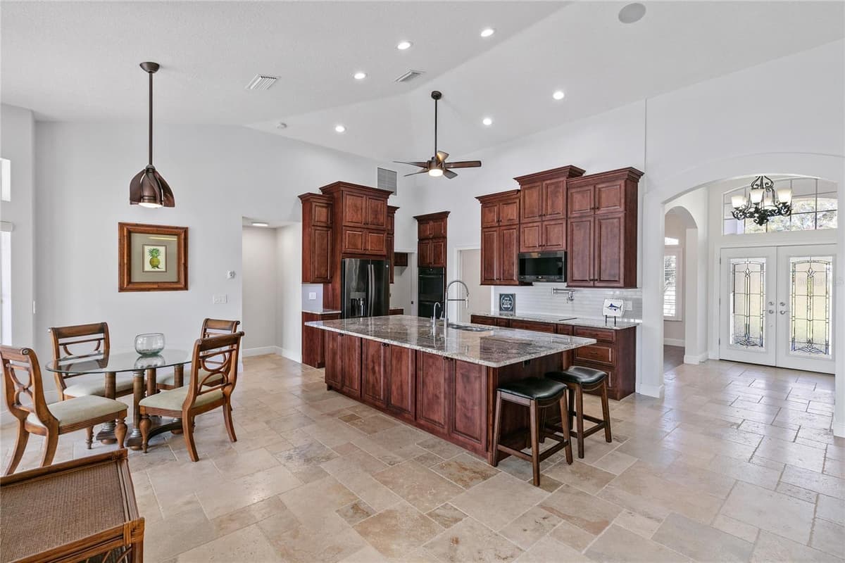 655 CALEDONIA PLACE — photo 10 of 42