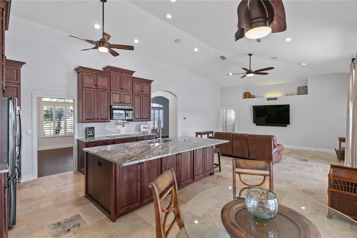 655 CALEDONIA PLACE — photo 18 of 42