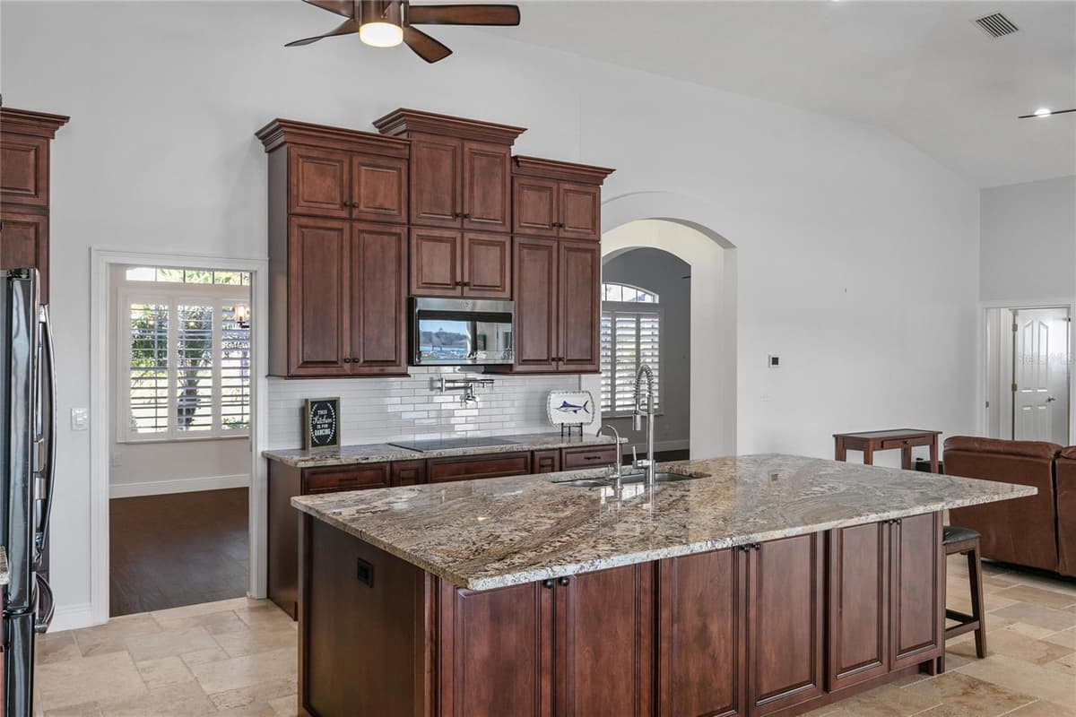 655 CALEDONIA PLACE — photo 16 of 42