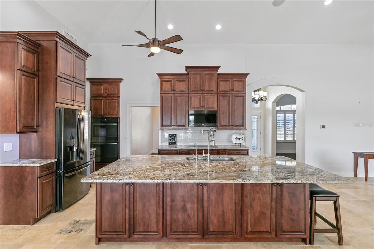 655 CALEDONIA PLACE — photo 15 of 42