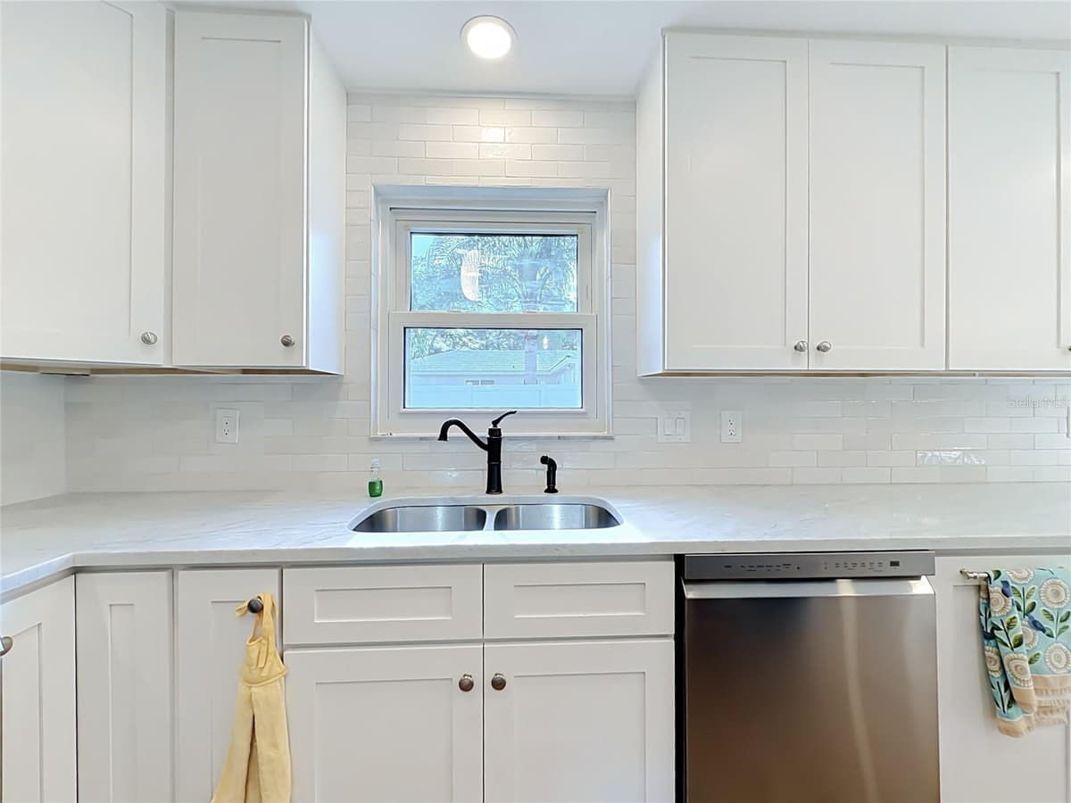 1931 VALENCIA WAY — photo 10 of 39
