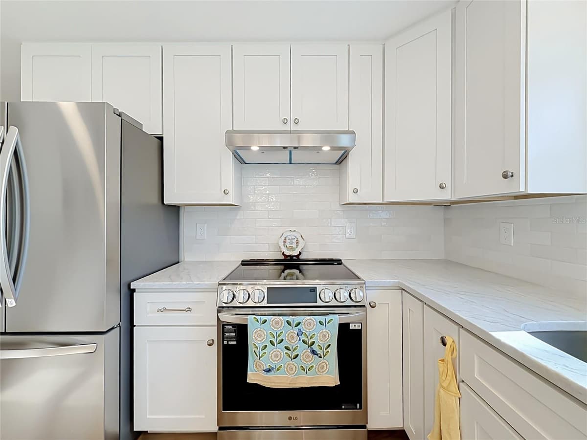 1931 VALENCIA WAY — photo 11 of 39