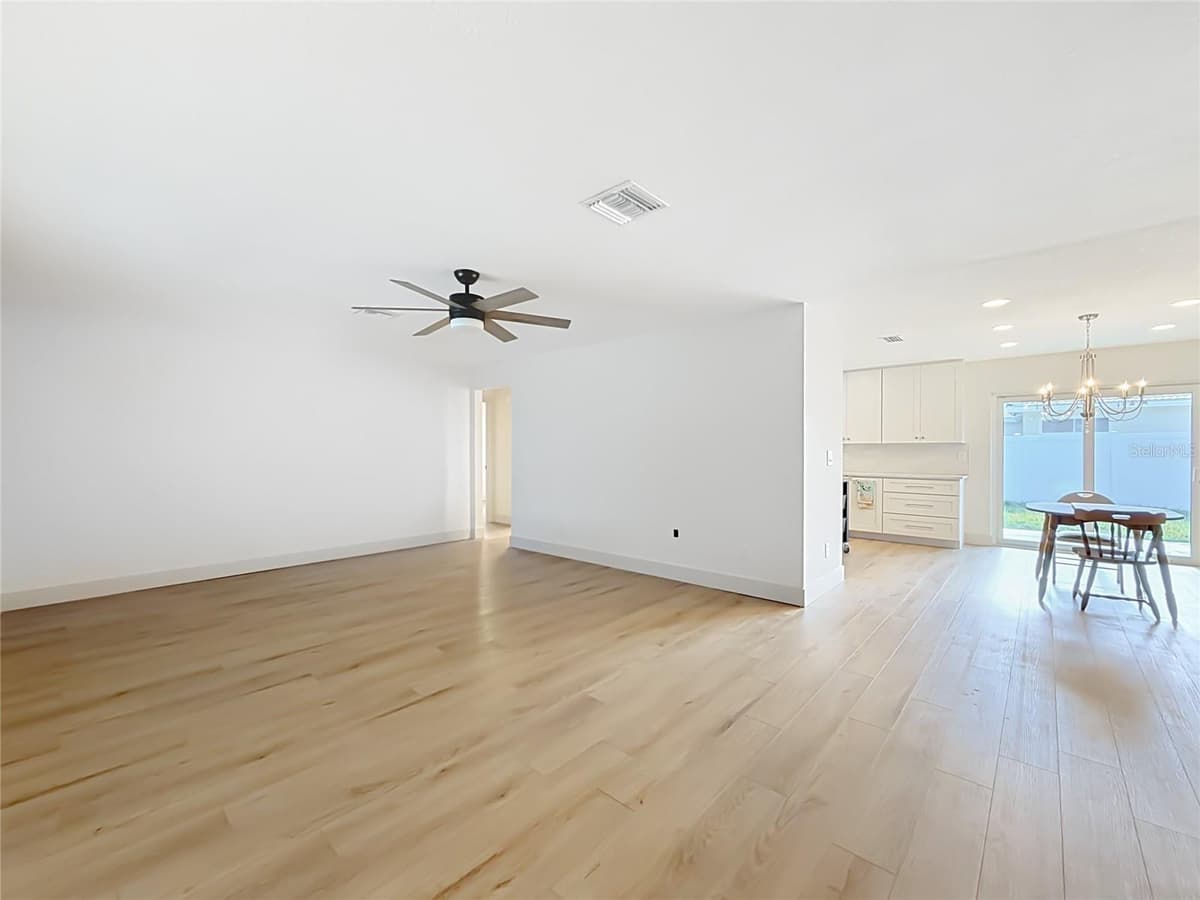 1931 VALENCIA WAY — photo 4 of 39