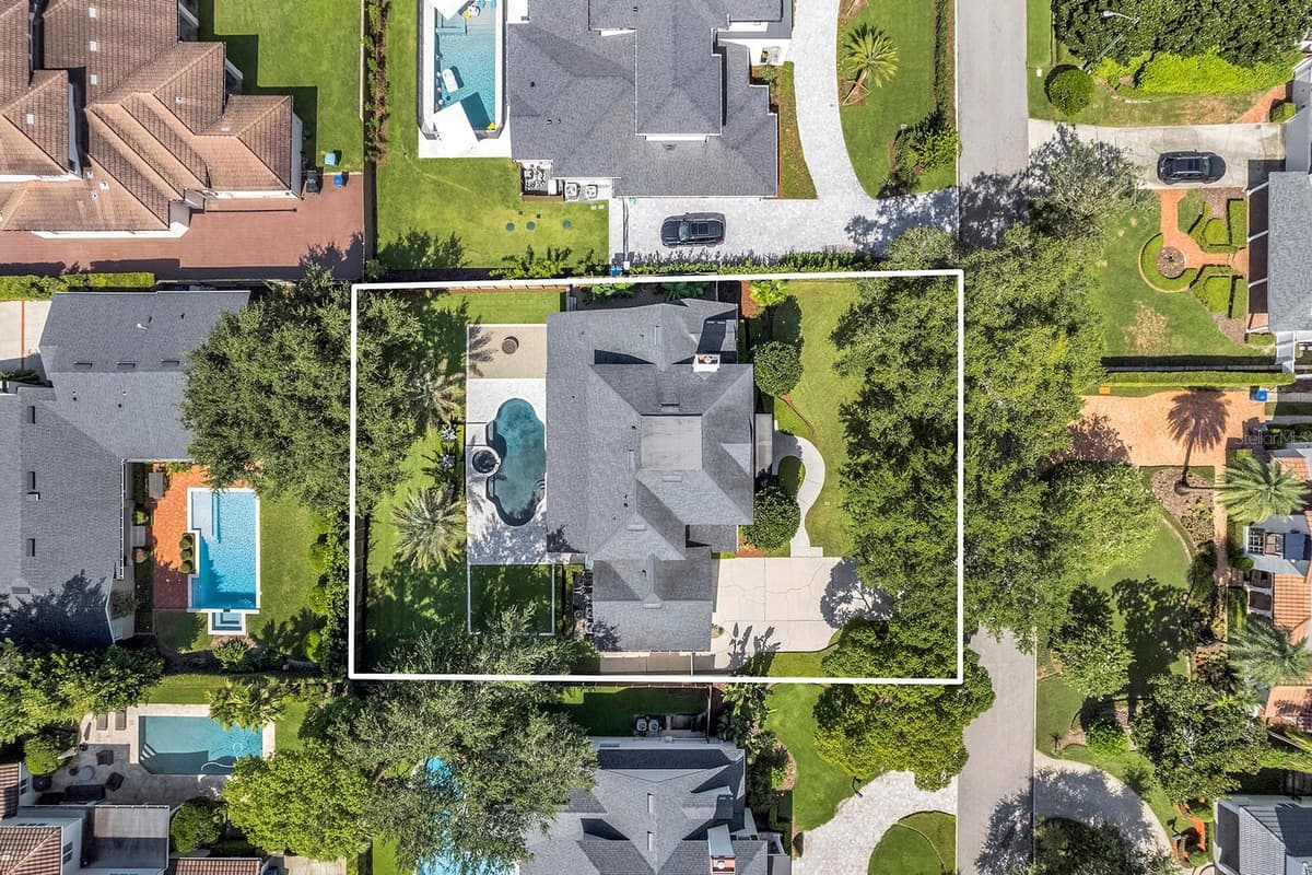 948 POINCIANA LANE — photo 4 of 41