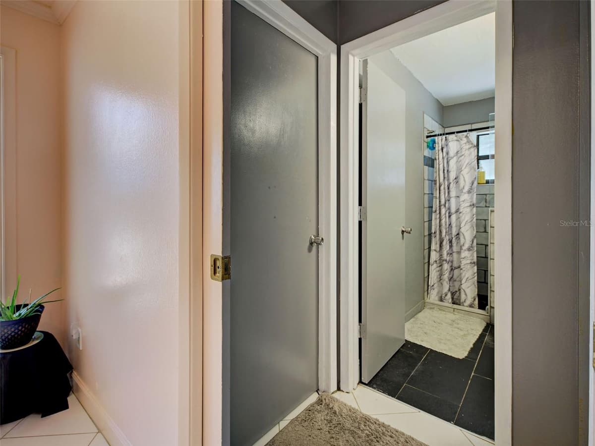 20 IDLE SANDS DRIVE — photo 11 of 45