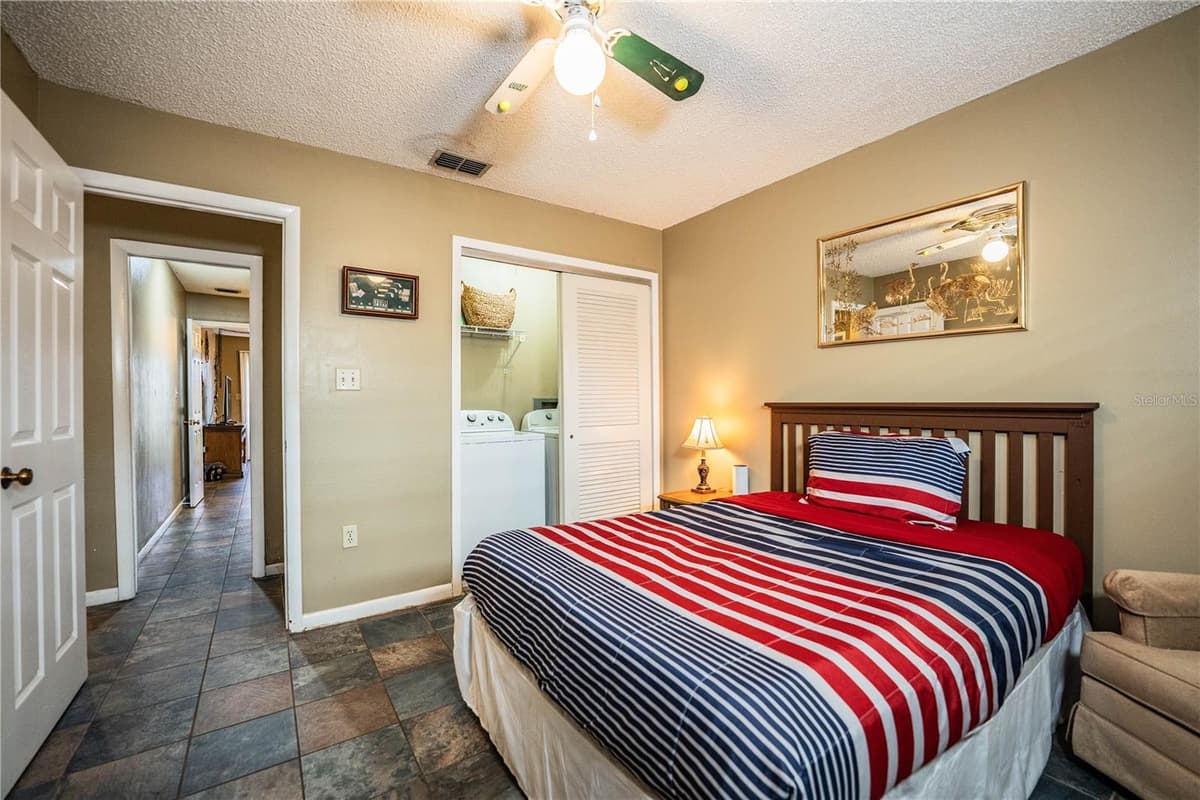 5225 IMPERIAL LAKES BOULEVARD — photo 19 of 28