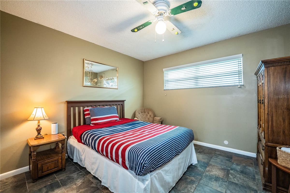 5225 IMPERIAL LAKES BOULEVARD — photo 18 of 28