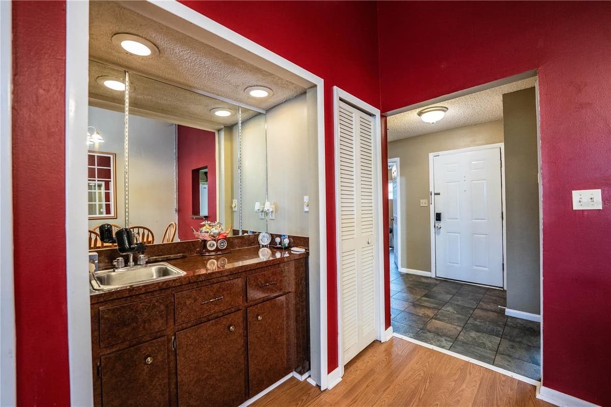 5225 IMPERIAL LAKES BOULEVARD — photo 10 of 28