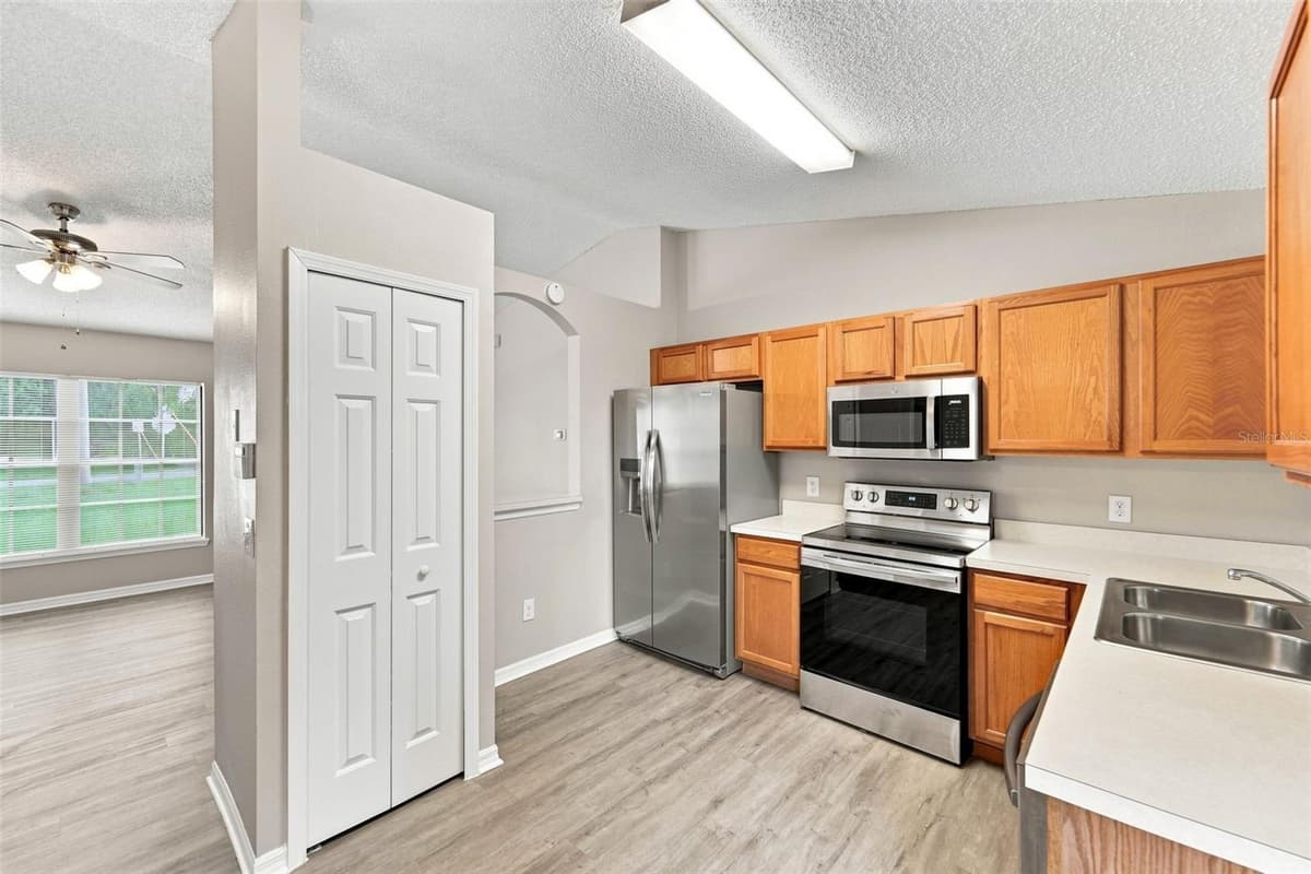 164 DEBARY DRIVE — photo 18 of 45