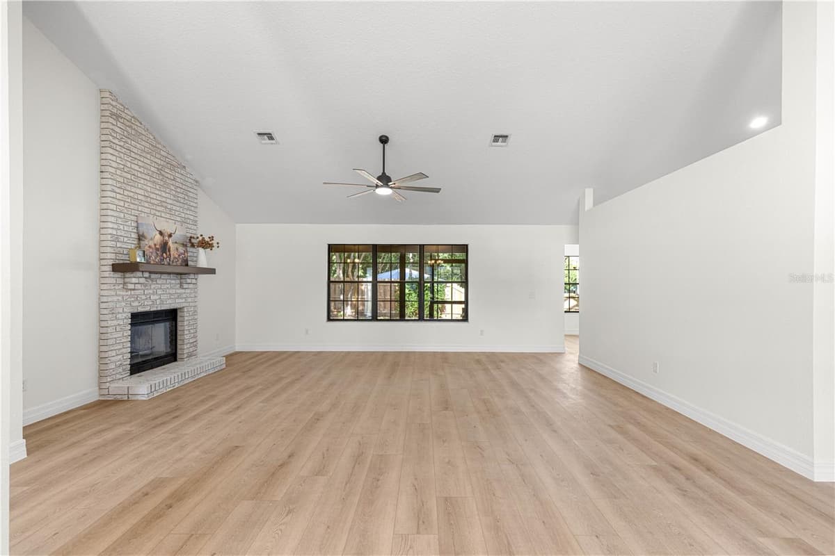 804 46TH COURT — photo 9 of 61