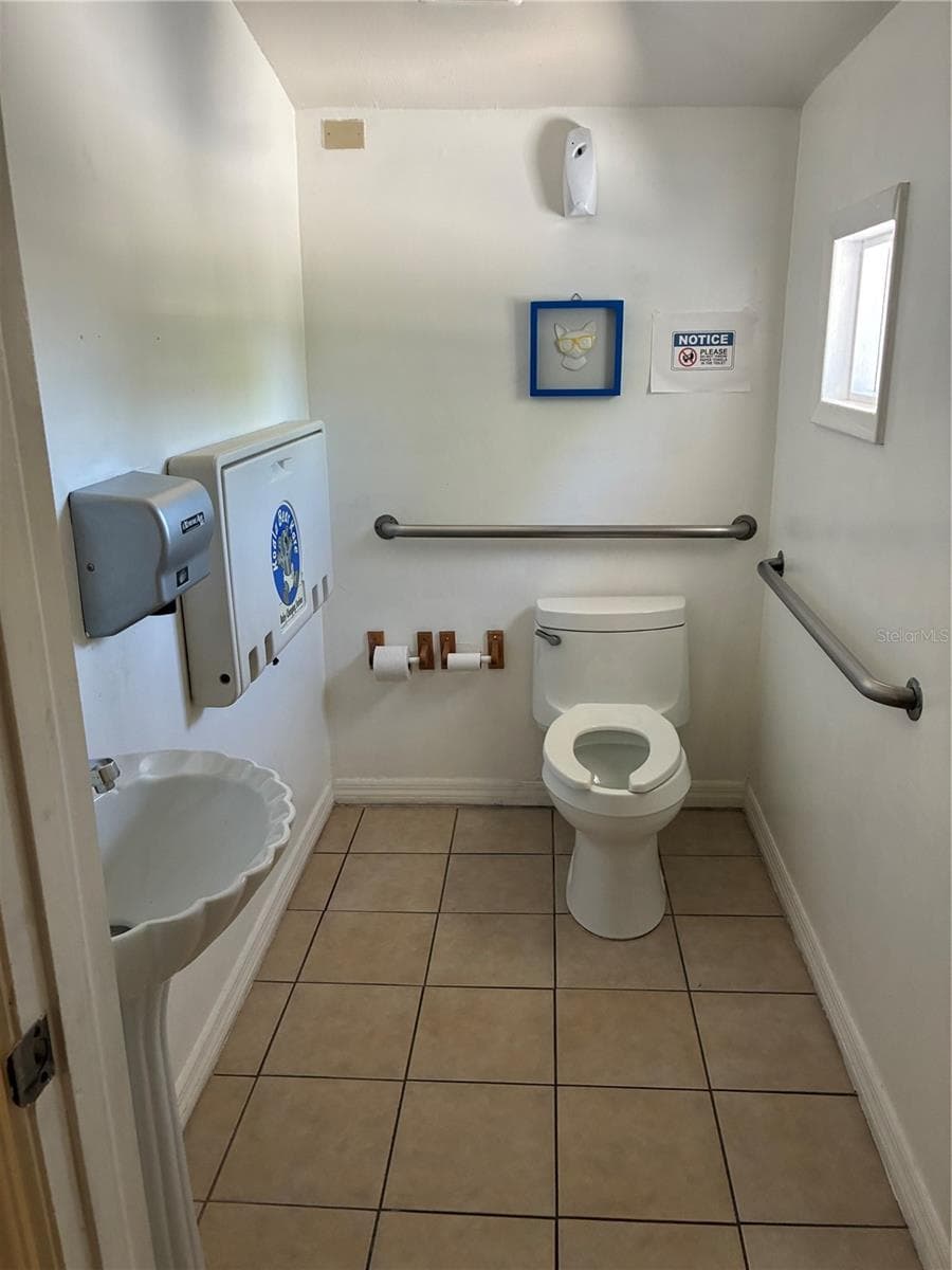 814 MAIN STREET — photo 7 of 7