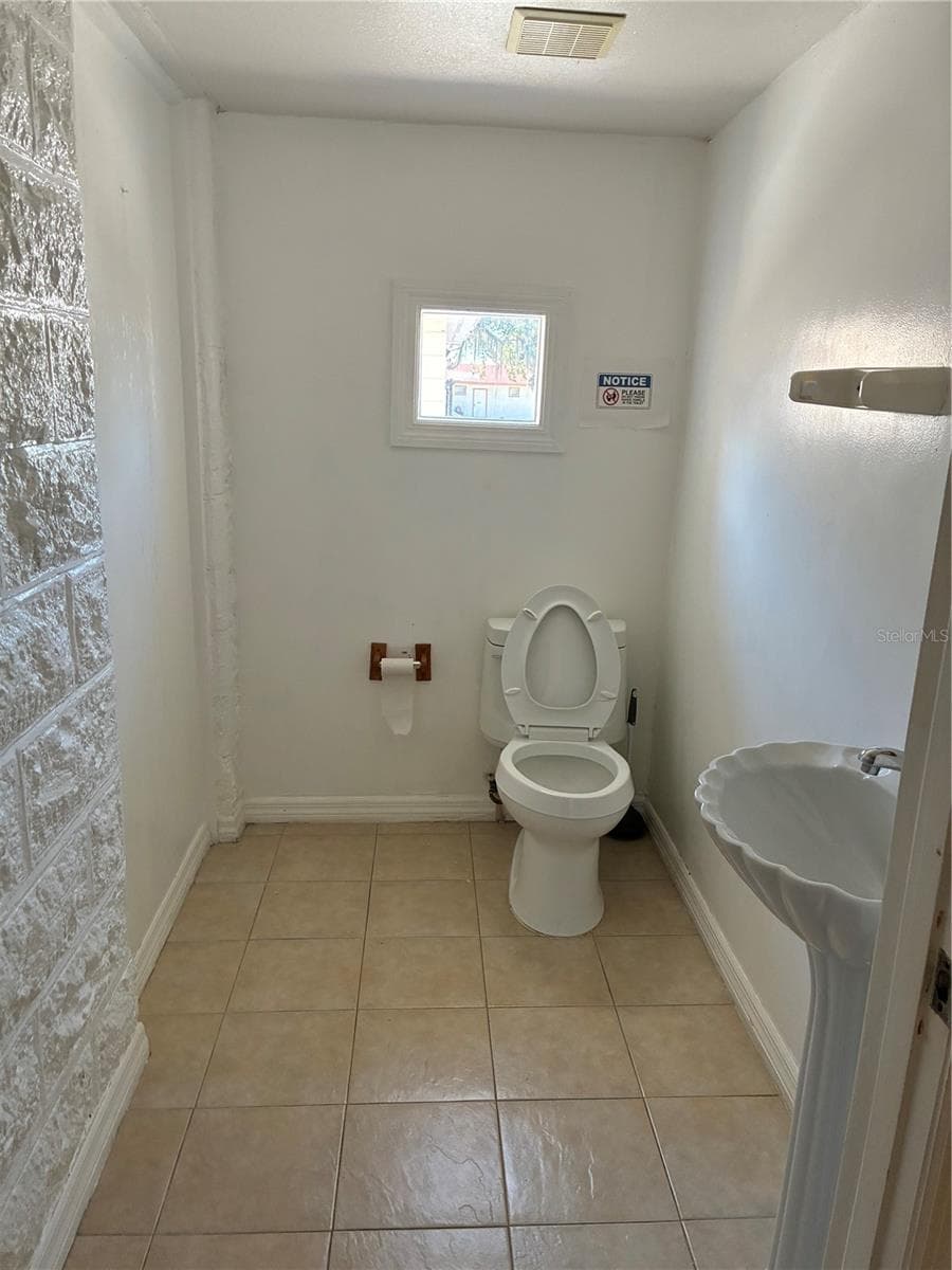 814 MAIN STREET — photo 6 of 7