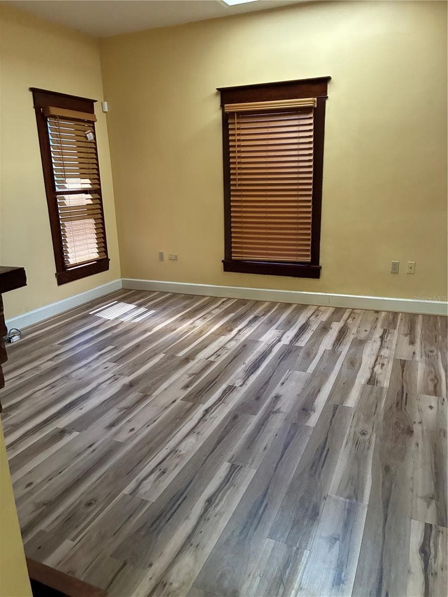 814 MAIN STREET — photo 3 of 7