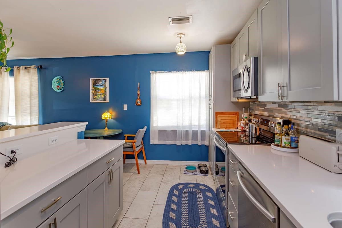 1005 MONTROSE STREET — photo 11 of 26