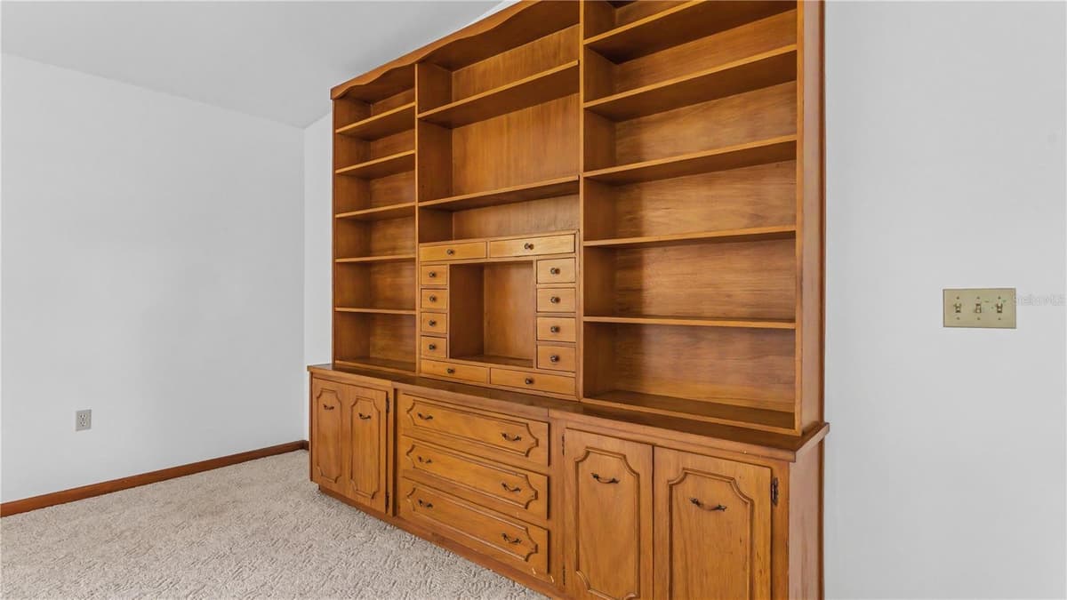 519 FLAMINGO DRIVE — photo 17 of 48