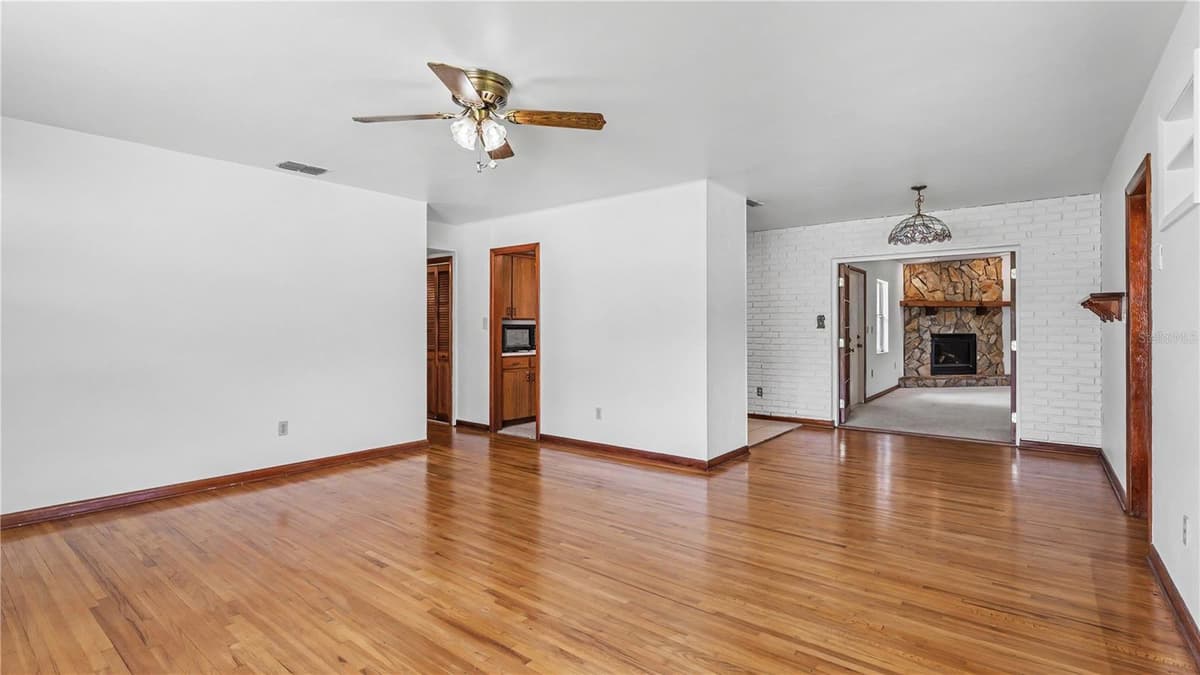 519 FLAMINGO DRIVE — photo 6 of 48