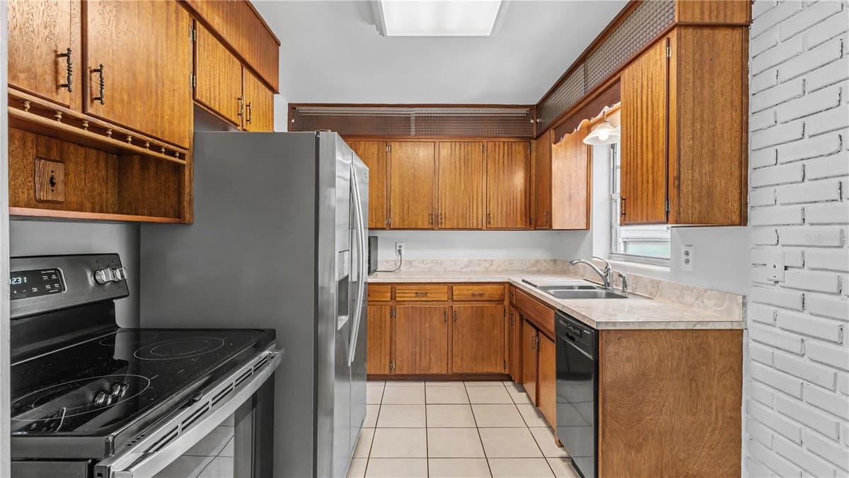 519 FLAMINGO DRIVE — photo 9 of 48