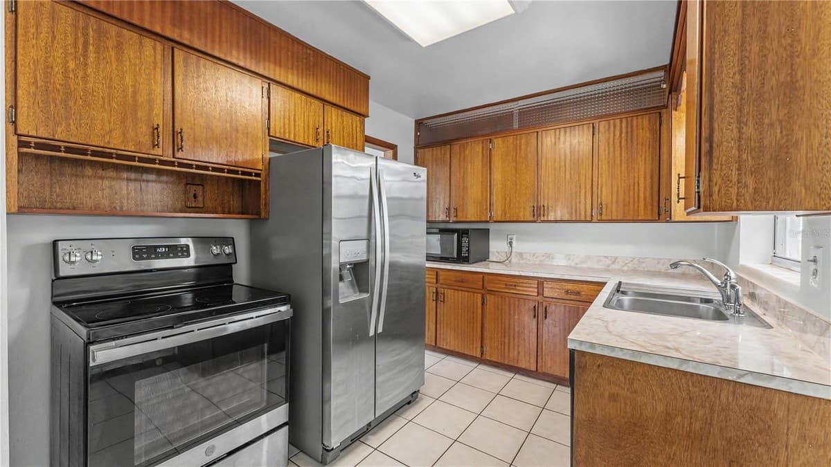 519 FLAMINGO DRIVE — photo 8 of 48