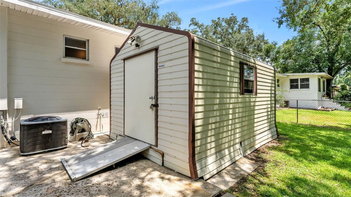 519 FLAMINGO DRIVE — photo 35 of 48