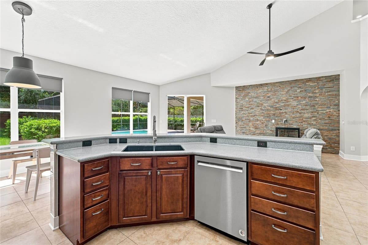 13306 MEERGATE CIRCLE — photo 11 of 70