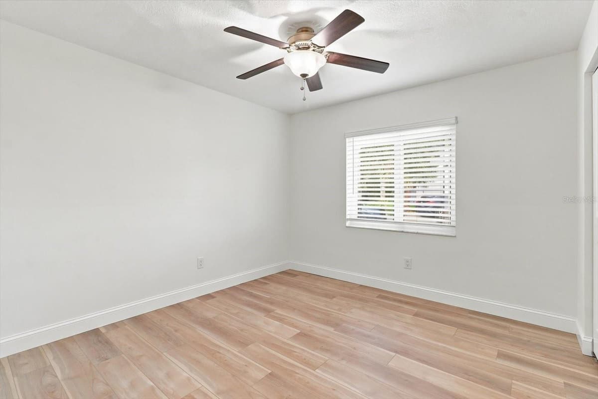 220 KINGS BAY DRIVE — photo 30 of 53