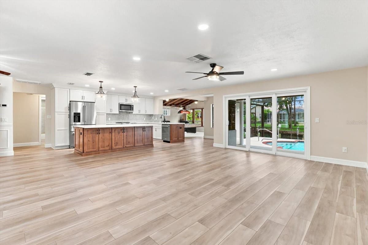 220 KINGS BAY DRIVE — photo 12 of 53