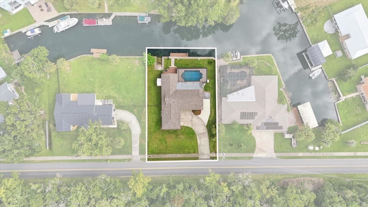 220 KINGS BAY DRIVE — photo 2 of 53