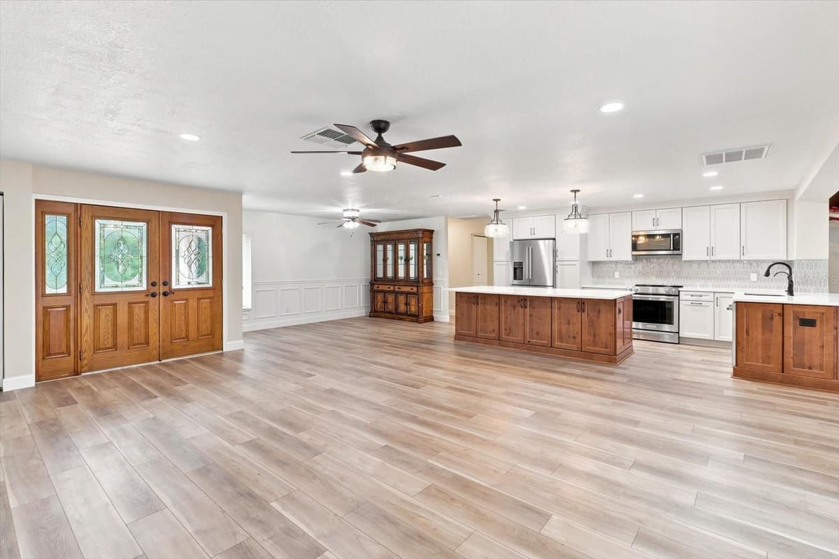 220 KINGS BAY DRIVE — photo 9 of 53