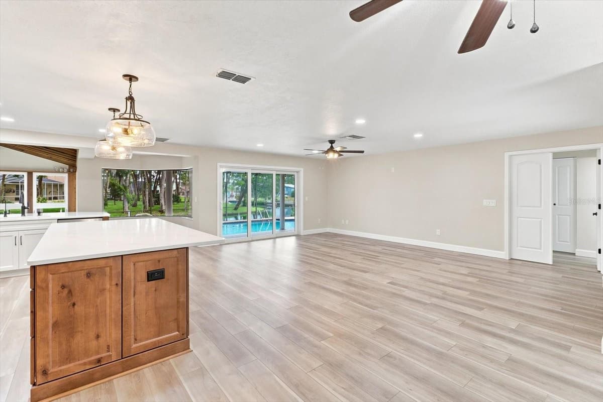 220 KINGS BAY DRIVE — photo 11 of 53