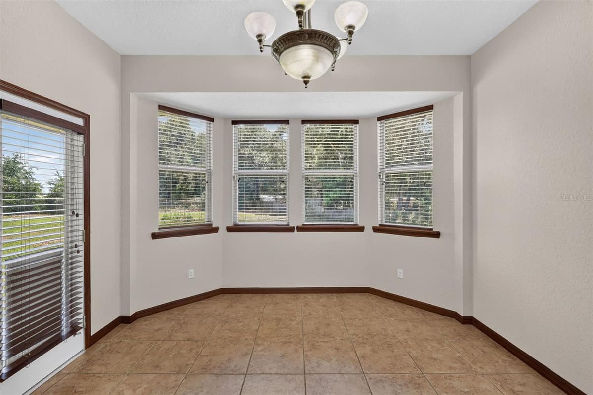 4617 ROUND LAKE ROAD — photo 18 of 62