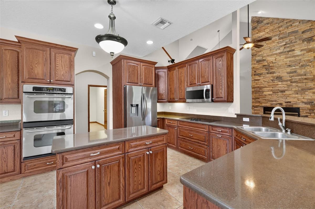 4617 ROUND LAKE ROAD — photo 17 of 62