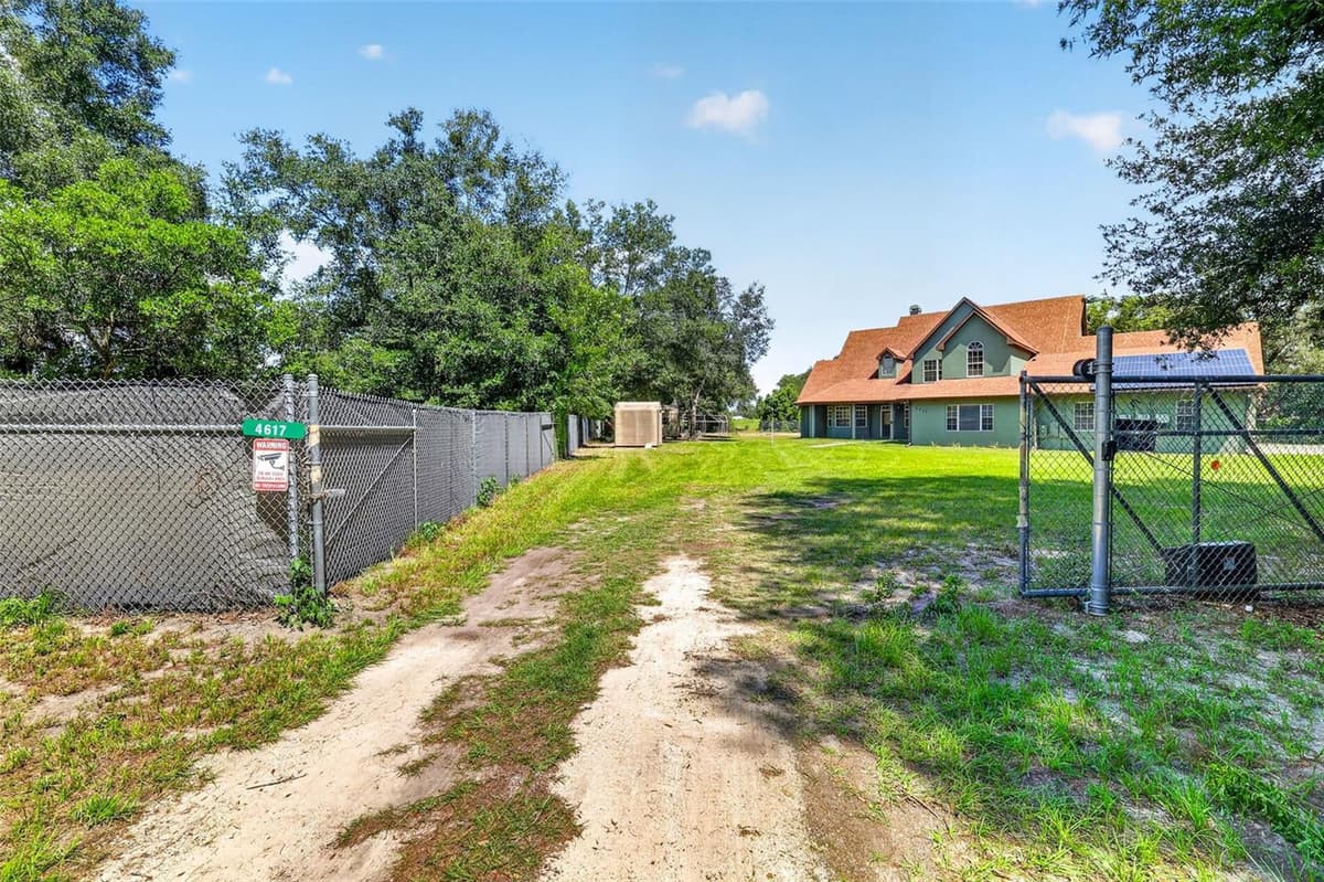 4617 ROUND LAKE ROAD — photo 8 of 62